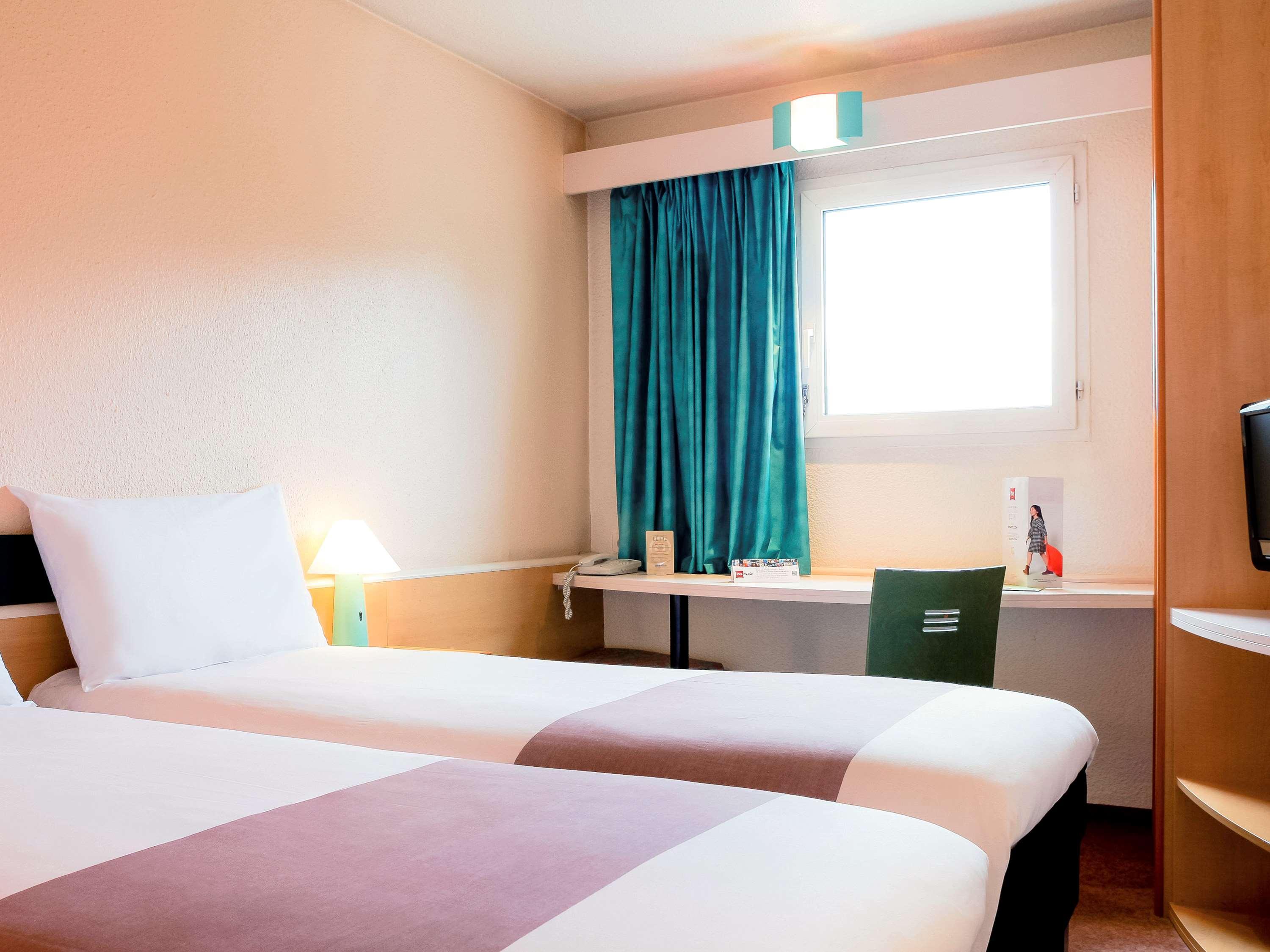 B&B Hotel Grenoble Universite 2 Gières エクステリア 写真