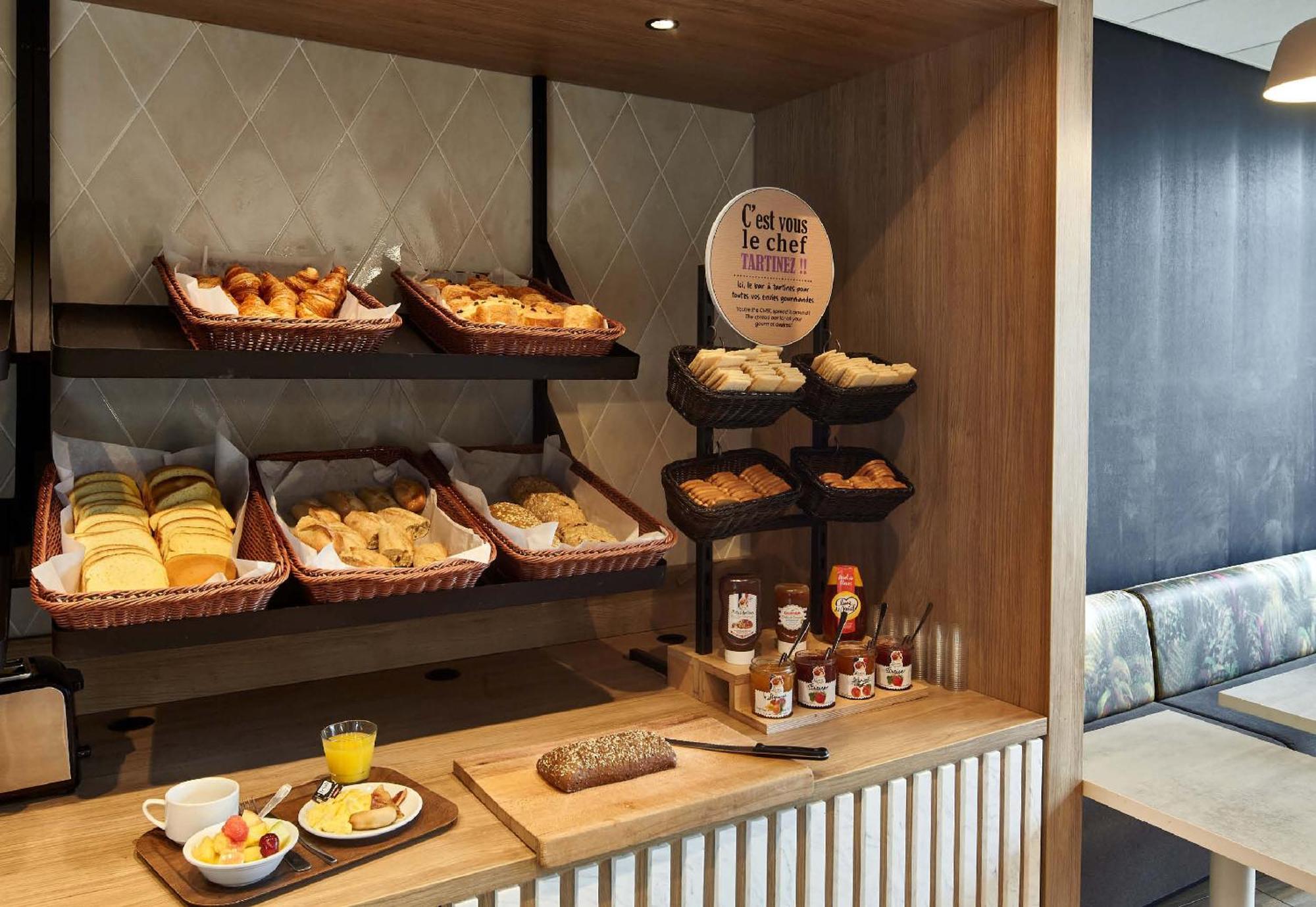 B&B Hotel Grenoble Universite 2 Gières エクステリア 写真